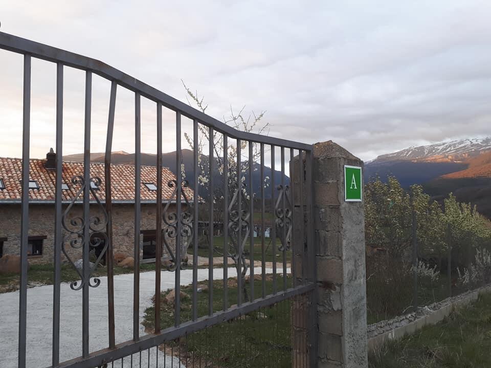 Albergue A'Noguera Castiello de Jaca Bagian luar foto
