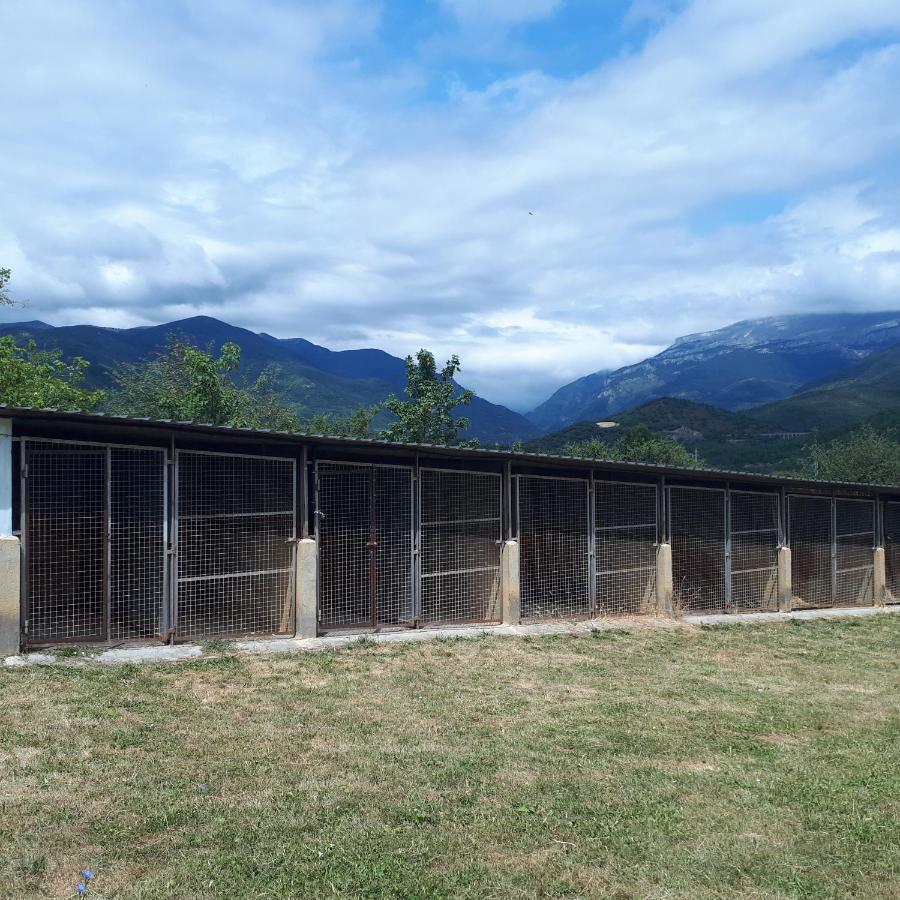 Albergue A'Noguera Castiello de Jaca Bagian luar foto
